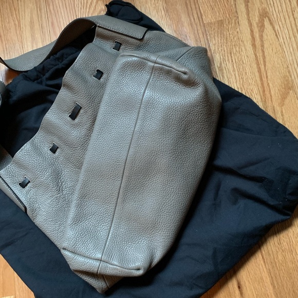 NWOT Elizabeth & James taupe leather bag - Picture 6 of 8